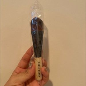(NEW)Bobbi brown precise buffing brush